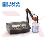 HI-2210 Benchtop pH Meter with pH Electrode and degree C probe